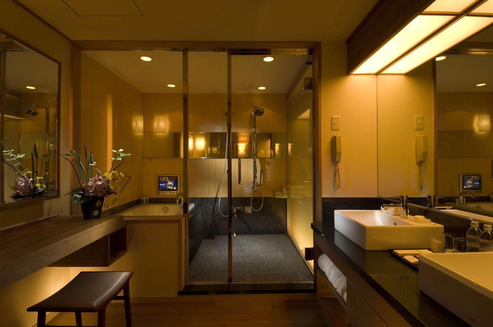 Hilton Osaka Hotel Exterior foto